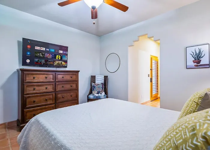 New Santa Fe Style Pool Near Yonder Park Holiday home *