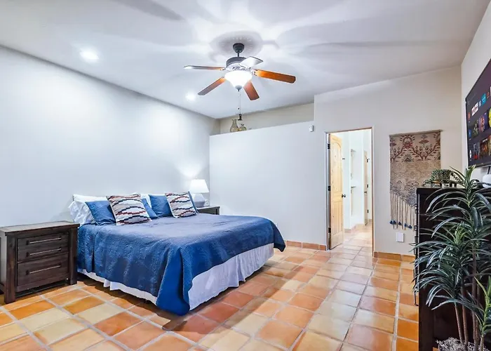 New Santa Fe Style Pool Near Yonder Park Holiday home *