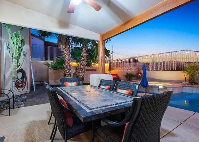 New Santa Fe Style Pool Near Yonder Park Holiday home