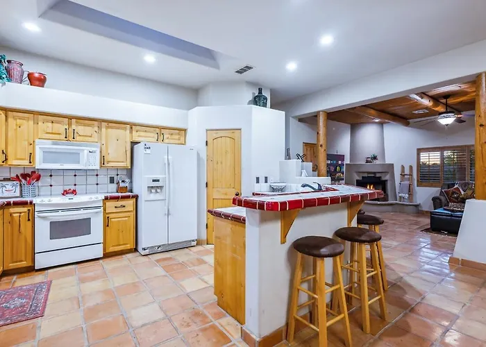 Holiday home New Santa Fe Style Pool Near Yonder Park *